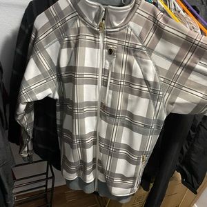 Men’s zip style jacket.